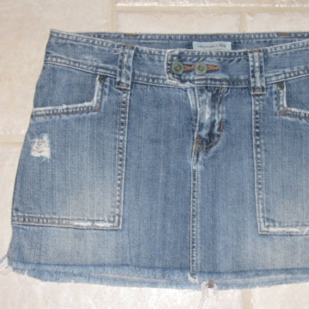 ABERCROMBIE & FITCH WOMEN'S SIZE 0 BLUE DENIM SKIRT DISTRESSED SHORT MINI JUNIOR